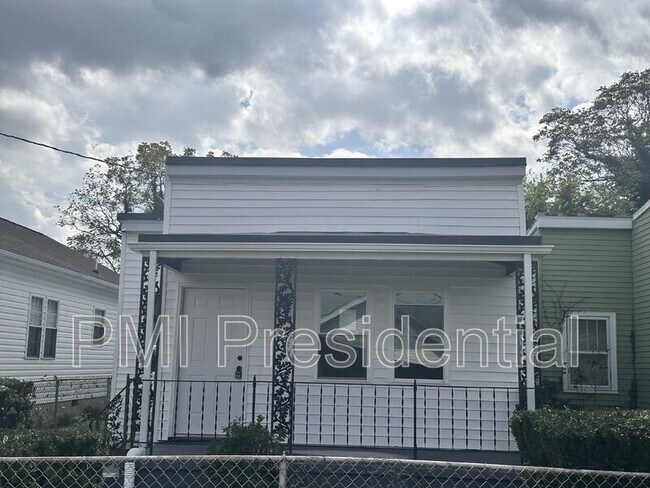 Foto del edificio - 2019 Selden St