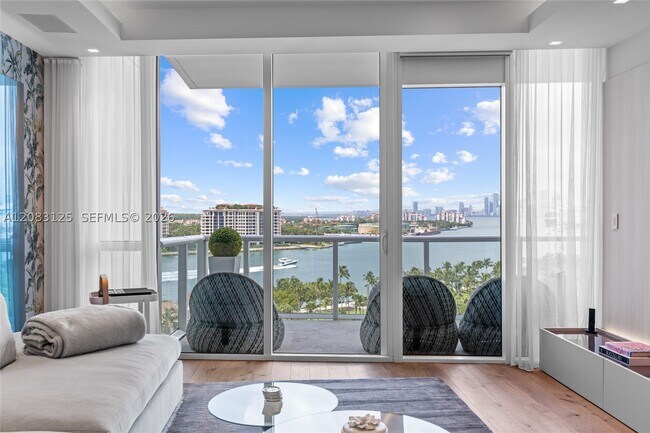Foto del edificio - 100 South Pointe Dr