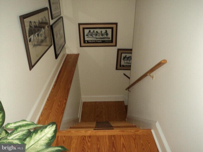 Foto del edificio - 5757 Poplar Ln