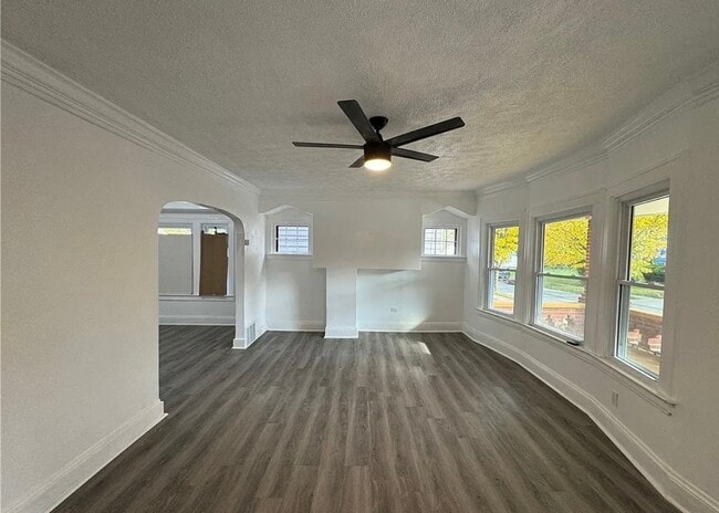 Building Photo - 3732 E 144th St