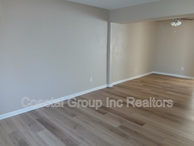 Building Photo - 412 Chinaberry Cir