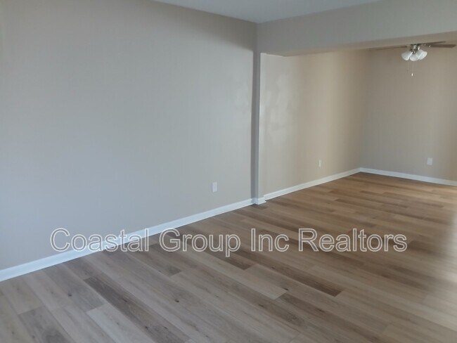 Foto del edificio - 412 Chinaberry Cir