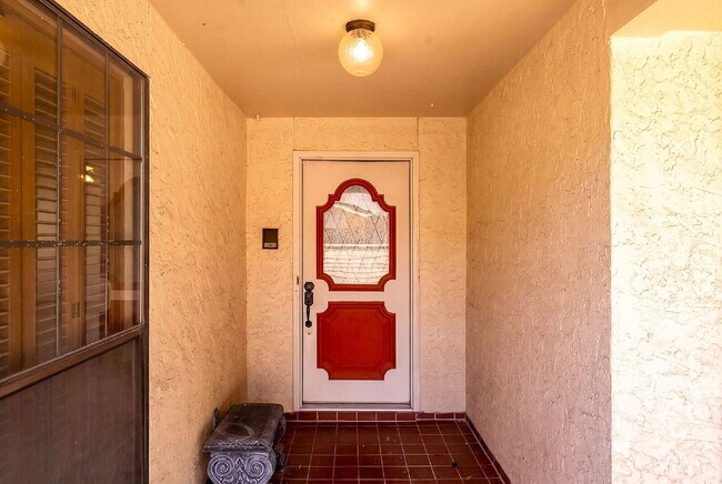 Foto del edificio - Ask about current rent incentives and specials being offered, and book your self guided tour today.