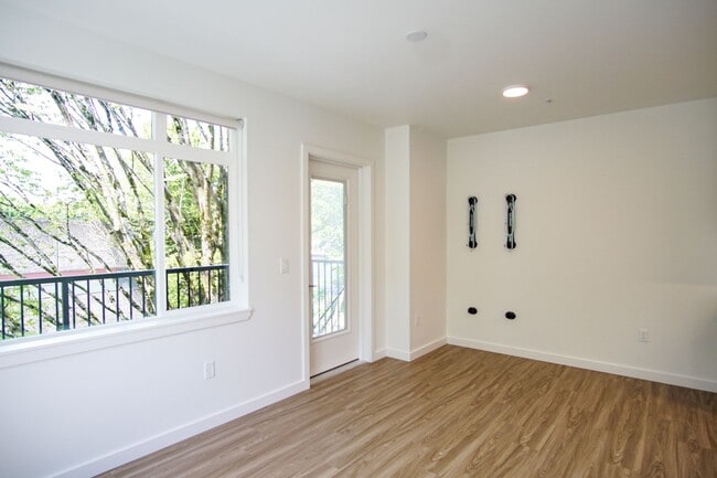 Building Photo - Modern 1-Bed w/Condo-Grade Finishes, Washe...