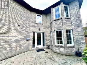 Building Photo - 257 Fincham Ave