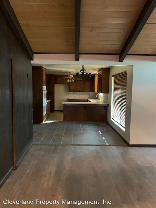 Building Photo - 3 br, 2.5 bath House - Ave. 388