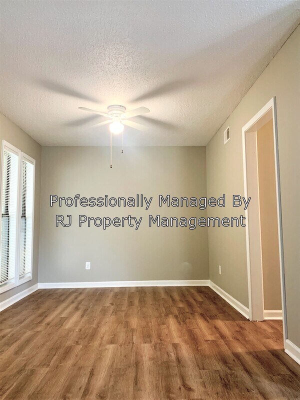 Foto del edificio - 3849 Lawrenceton Cove