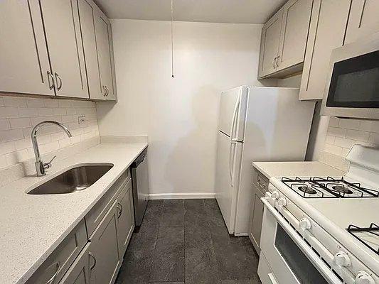 Foto del edificio - 2 bedroom in Bronx NY 10465