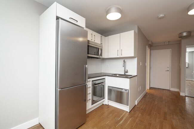 Photo du bâtiment - 730 St Clarens Ave