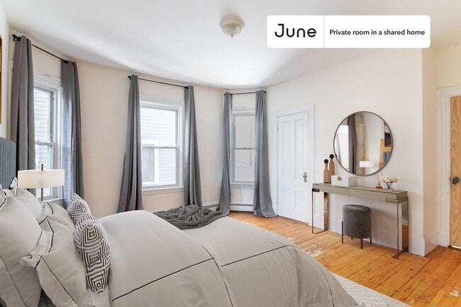 Building Photo - Room in Shared 5 bed/1 bath home