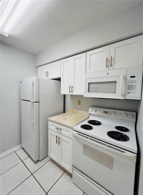 Foto del edificio - 4013 Dream Oak Pl
