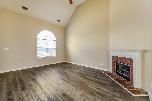 Foto del edificio - 10047 Cameron Ridge TR