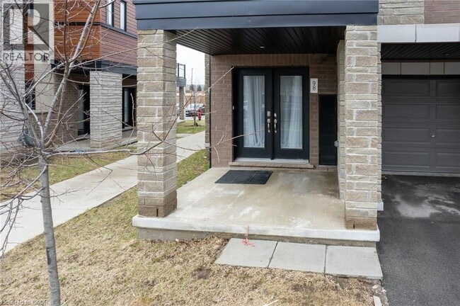 Photo du bâtiment - 590 N Service Rd