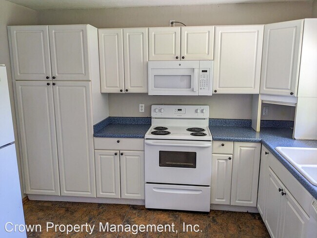 Building Photo - 3 br, 1.5 bath House - 176 Orchard View Ln