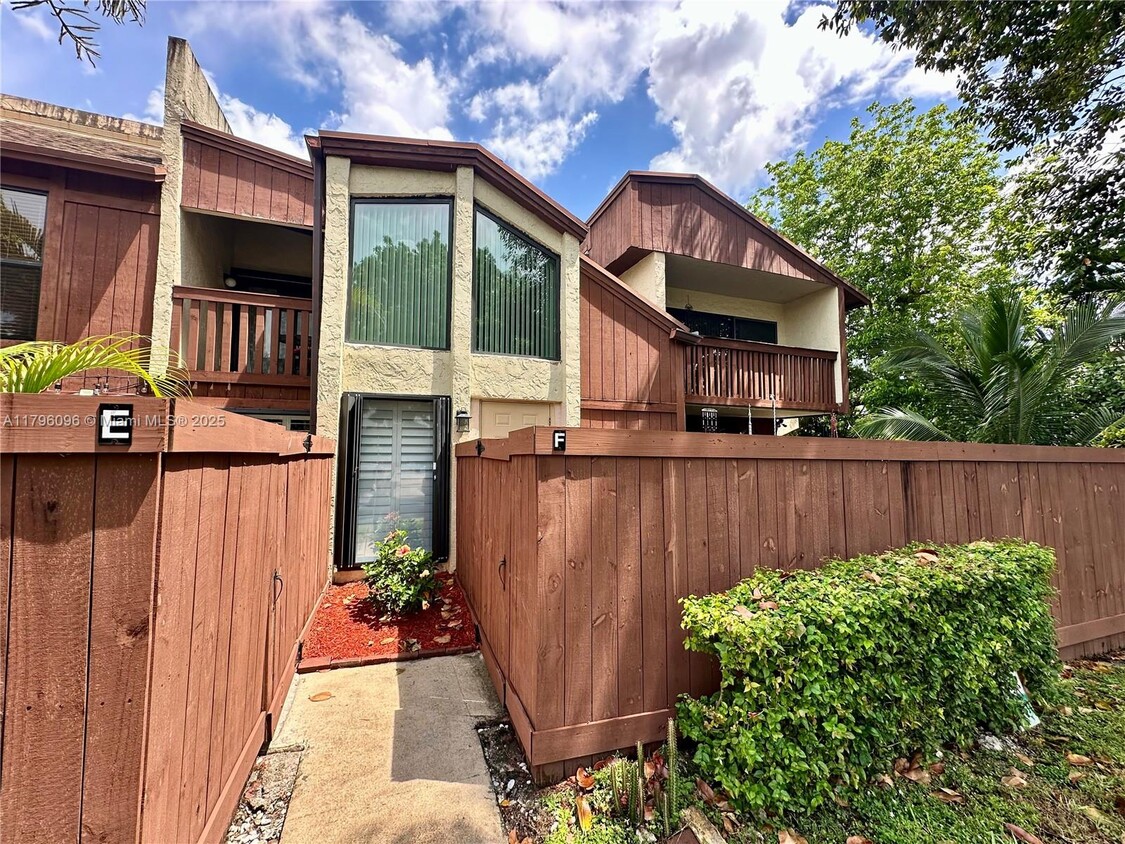 Foto principal - 7034 SW 114th Pl