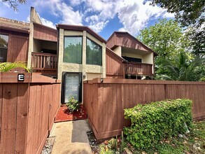 Building Photo - 7034 SW 114th Pl