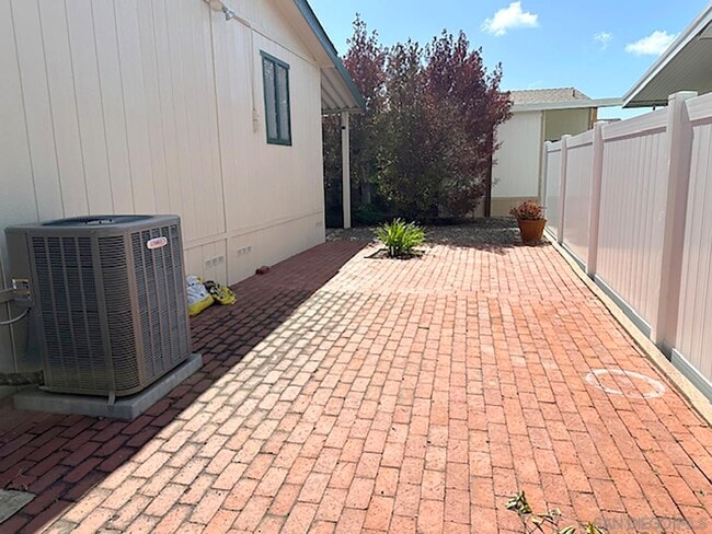 Building Photo - 5330 Don Miguel Dr
