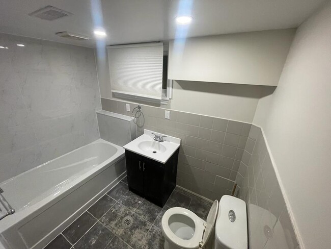Building Photo - 64 St Dunstan Dr