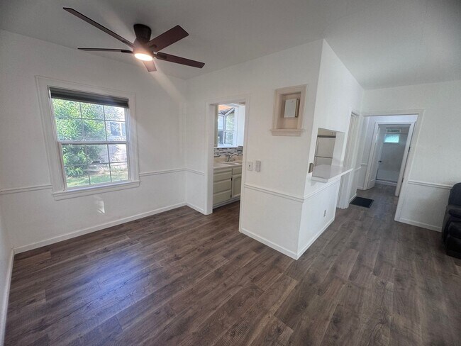 Foto del edificio - 2-Bedroom Home in the State Streets!