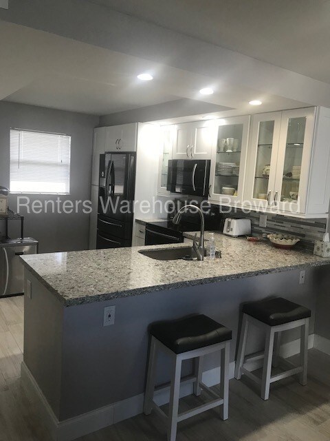 Foto del edificio - STUNNING FURNISHED 2/2 CONOD WITH OCEAN VIEW
