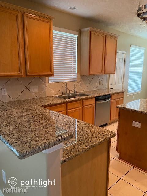 Building Photo - 4 br, 2.5 bath House - 207 Blossomwood Dri...