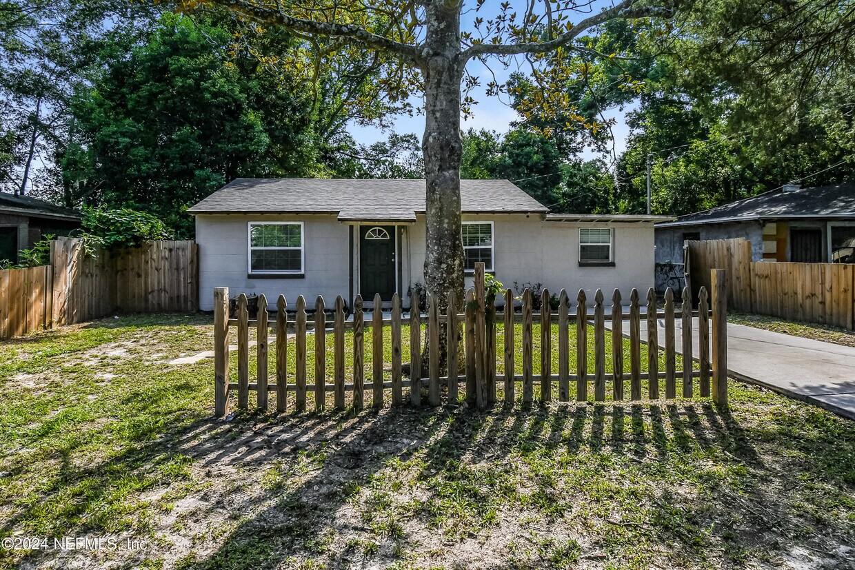 Foto principal - 9155 5th Ave
