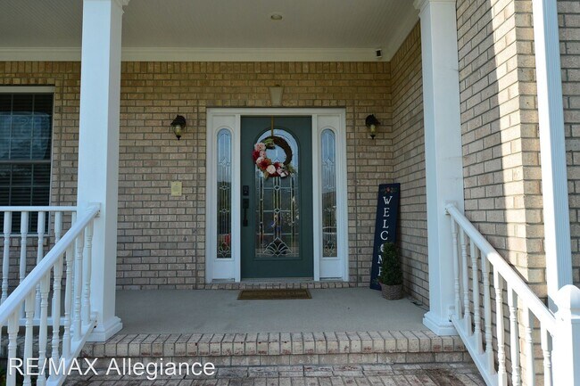 Building Photo - 4 br, 3.5 bath House - 1509 VANCE CIRCLE