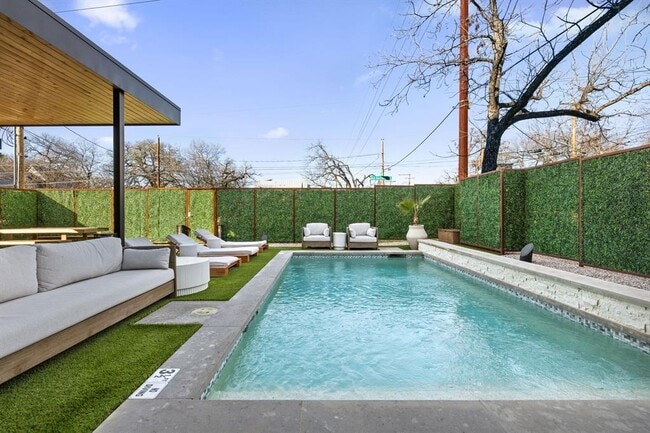 Foto del edificio - 1304 Comal St