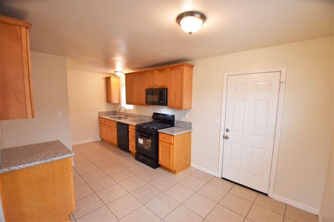 Foto del edificio - 2331 S J St