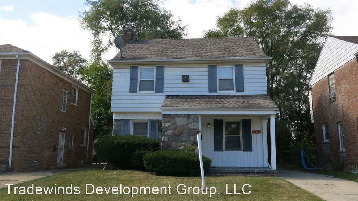 Primary Photo - 3 br, 1.5 bath House - 19181 Snowden St.
