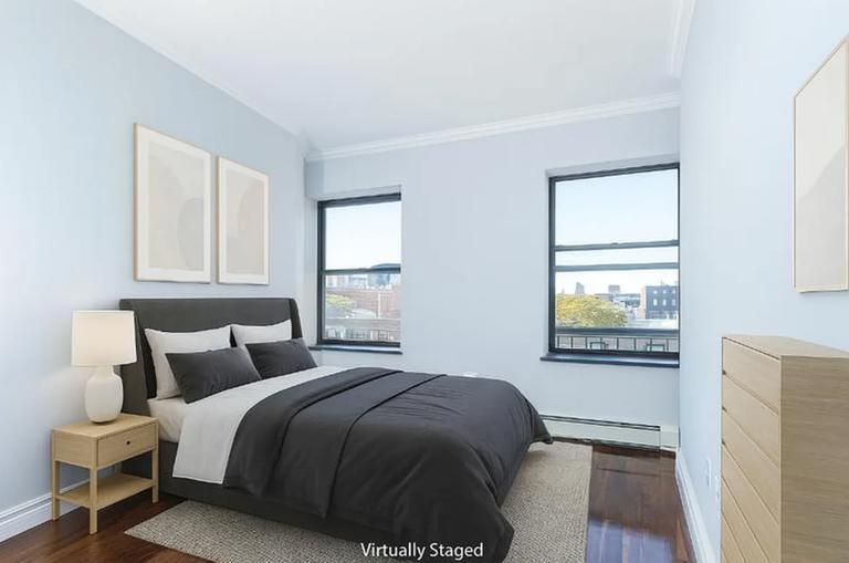 Foto principal - 214 E 9th St