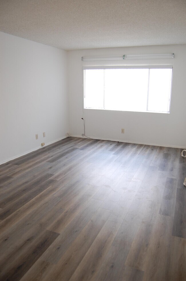 Foto del edificio - 16911 Yukon Ave