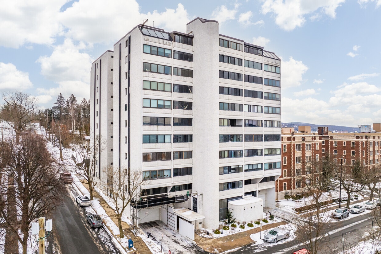 Primary Photo - Plaza 550