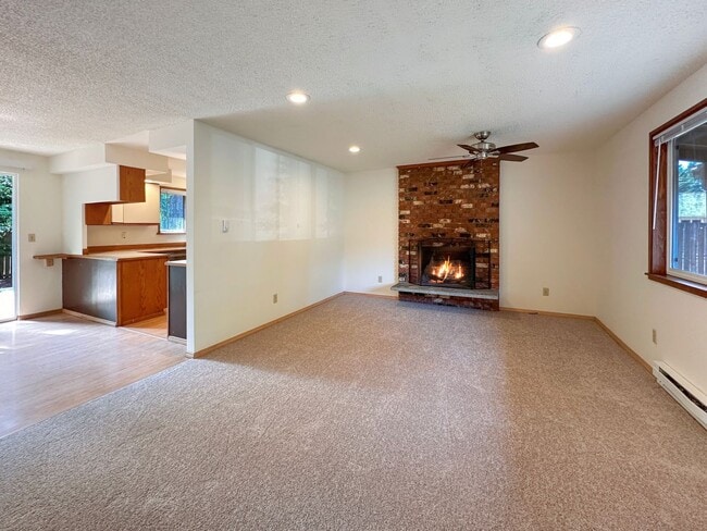 Building Photo - 3bd/1ba Redmond Home