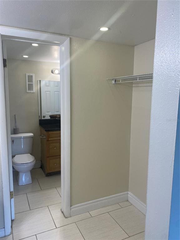 Building Photo - 809 Russell Ln