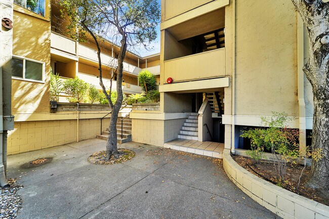 Foto del edificio - 1453 Neotomas Ave