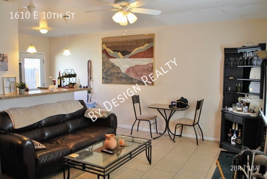 Primary Photo - Updated 2 Bedroom 1 Bath - Quick Walk/Bike...