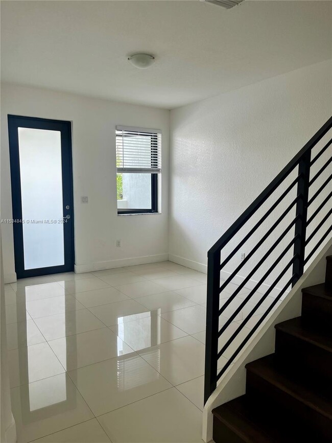 Building Photo - 426 SW 91st Ct