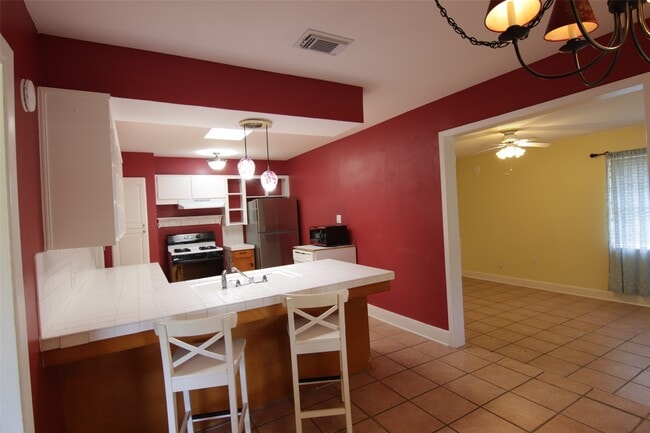 Building Photo - 6601 Stroud Dr