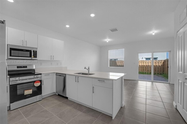 Foto del edificio - 2858 SE 25th Ave