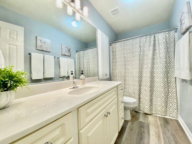 Foto del edificio - 645 Brook Trail