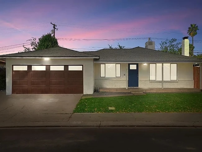 Building Photo - 1101 Del Verde Ave