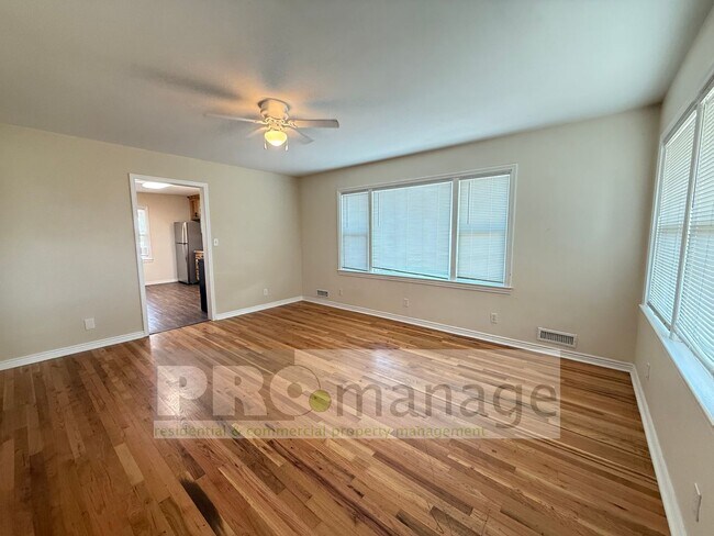 Foto del edificio - 335 E 17th St