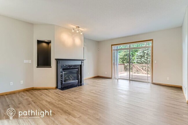 Building Photo - 2528 Grey Eagle Dr