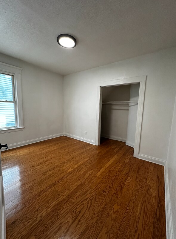 Building Photo - 113 E Brighton Ave
