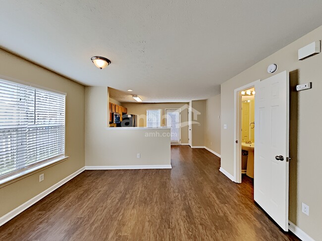 Foto del edificio - 705 St Charles Ave