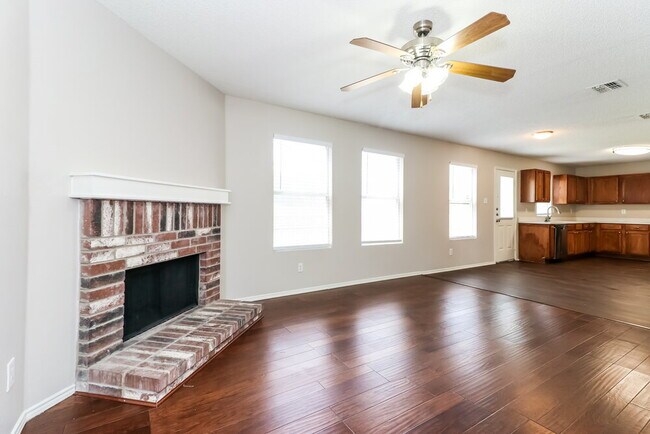 Building Photo - 8750 Gray Fox Ct