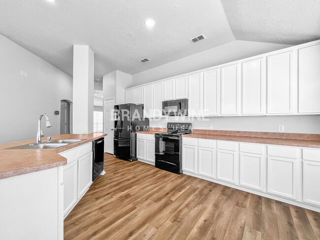 Building Photo - 3318 Lochwood Dr