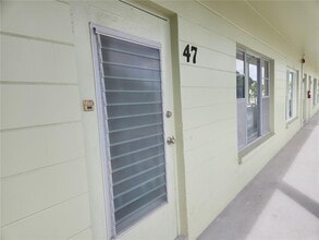 Building Photo - 2459 Columbia Dr