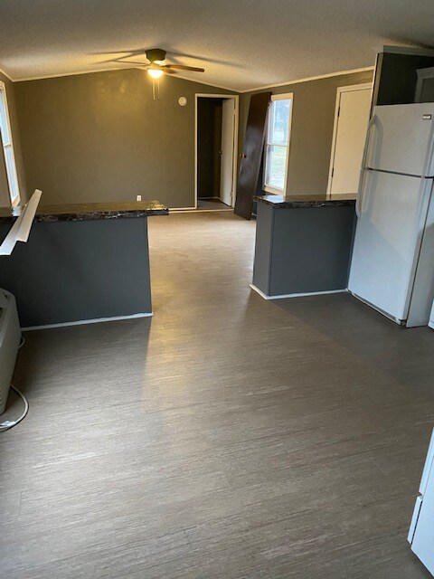Building Photo - 209 Stinson Dr